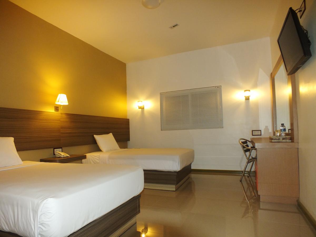 Zamrud Malioboro Hotel Yogyakarta Exterior foto
